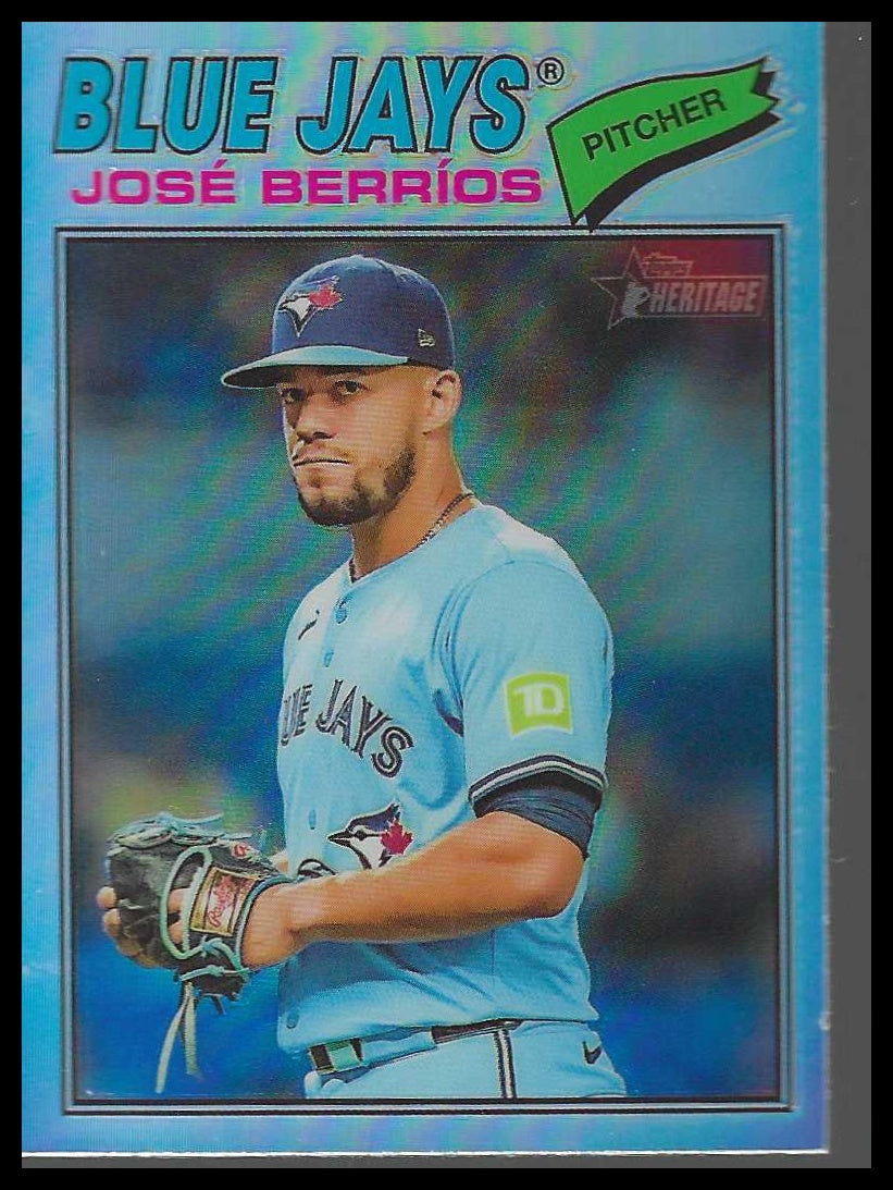 2026 Topps Heritage #56 José Berríos Chrome Refractors Toronto Blue Jays