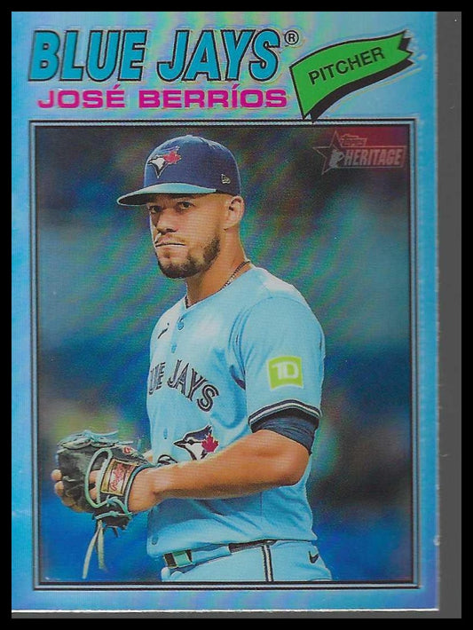 2026 Topps Heritage #56 José Berríos Chrome Refractors Toronto Blue Jays